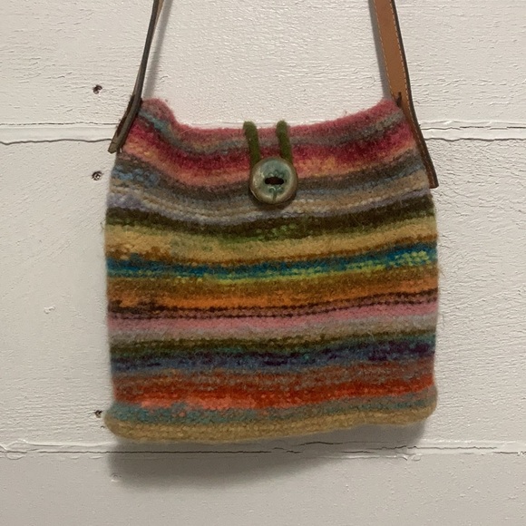 Handmade wool purse - Picture 2 of 5